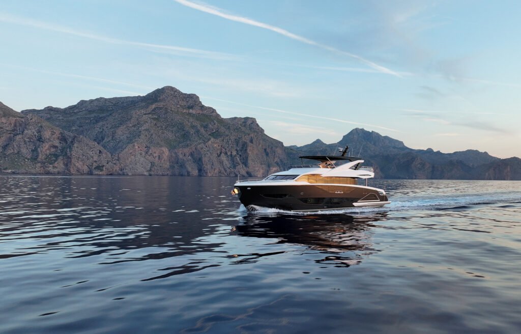 The Lux Yachtsin superjahti Adrianmeren upeissa maisemissa
