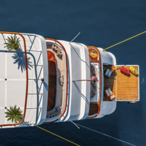 Square: M/Y Victory 4